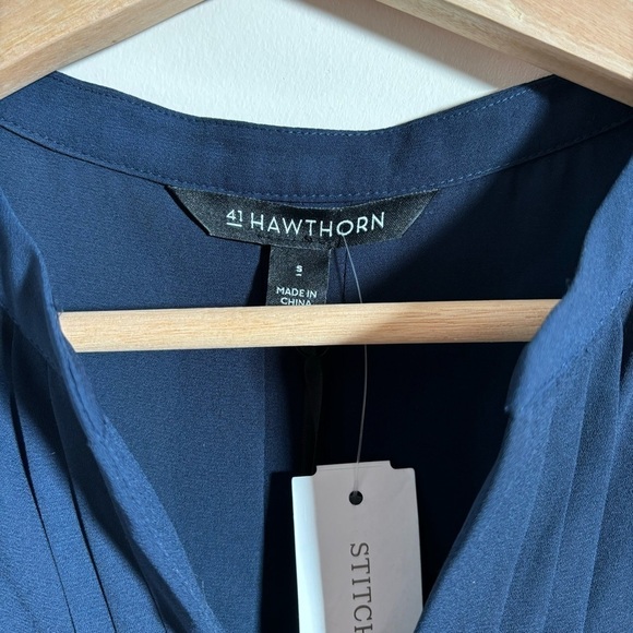 NWT 41 Hawthorn Breyson Navy Blue Pleated Split-Neck Sleeveless Blouse - Picture 7 of 8